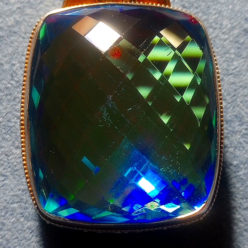 Check it out! Rad pendant, color changing. Badass! Better get in now, it ain't g